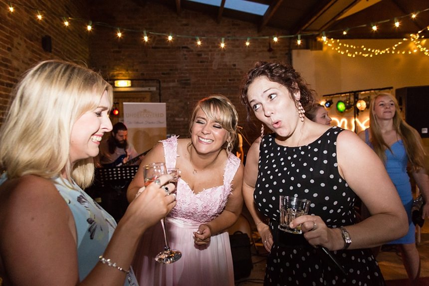 Barmbyfield Barn Wedding Photography_2017