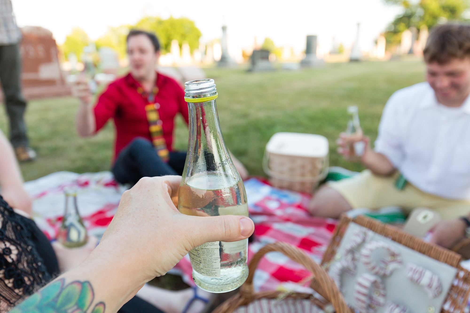 Intimate wedding by mother's grave in Ft. Wayne Indiana