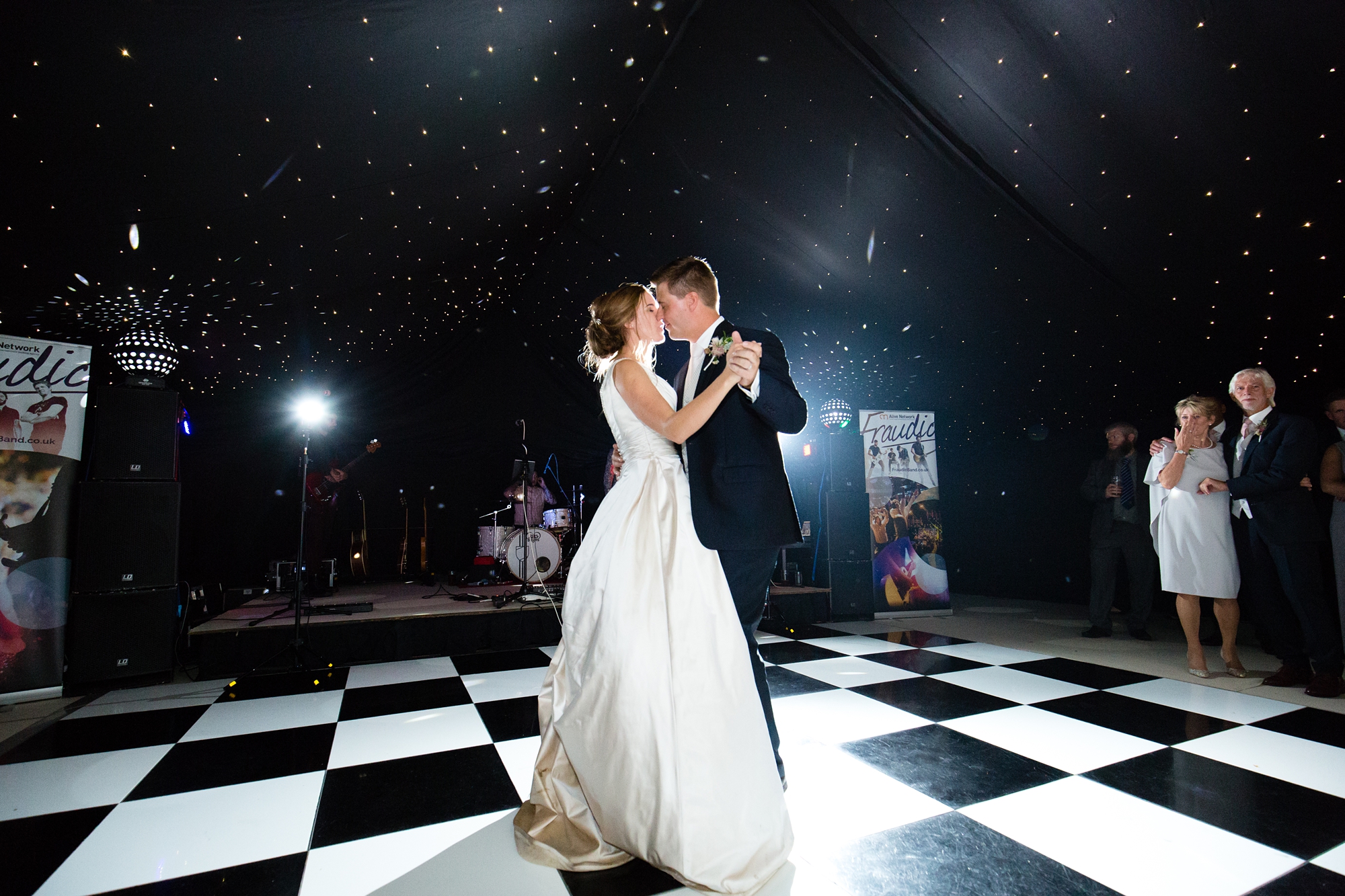 York Wedding photographers first dance