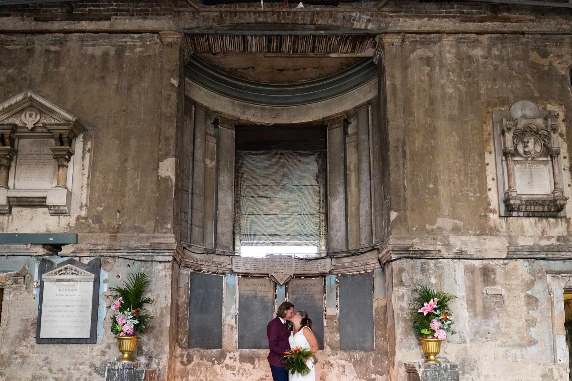 Quirky and fun wedding photography couples portraits in the Asylum in London